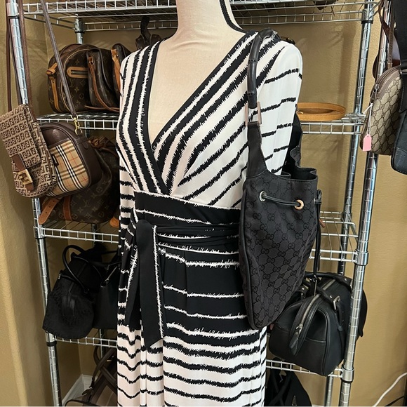 Vintage Gucci | Bamboo GG Black Monogram Shoulder Bag - Picture 4 of 16